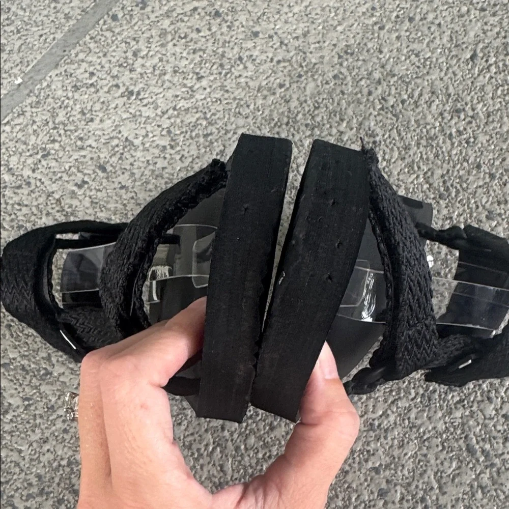 Black strappy adjustable foam base sport sandals size 37